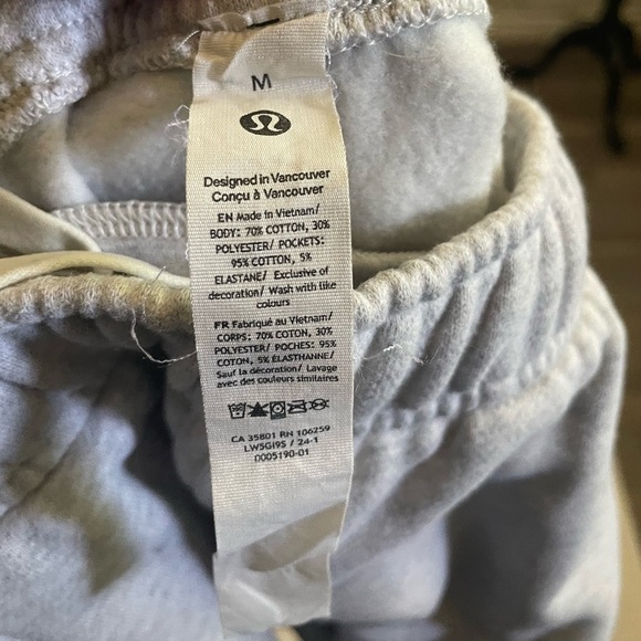 LULULEMON-Scuba Mid-Rise Oversized Jogger, size medium - Picture 6 of 7